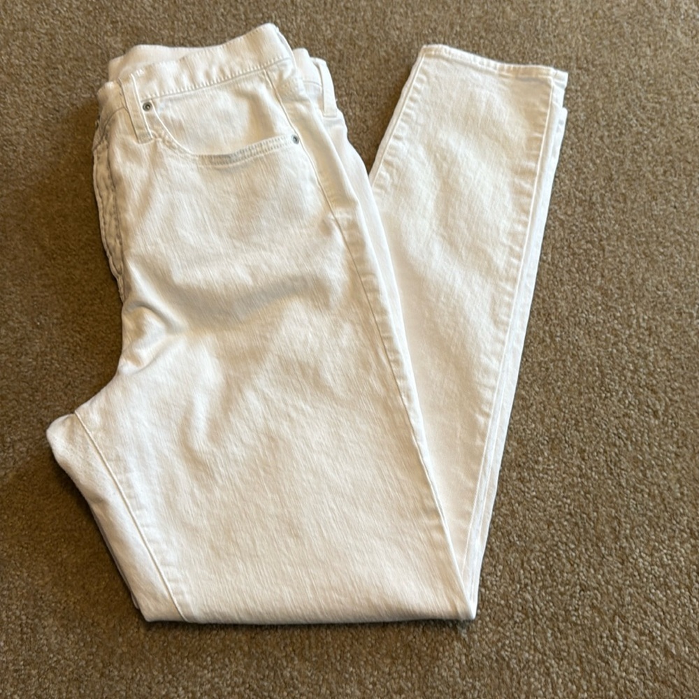 White GAP True Skinny Jean Size 32 (14) Long